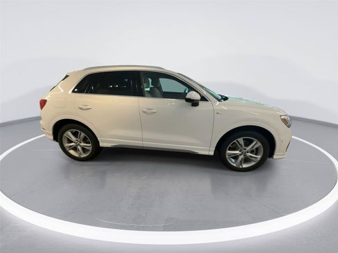 Used 2021 Audi Q3 2.0T Premium Plus w/ Premium Plus Package AWD/4WD image 8