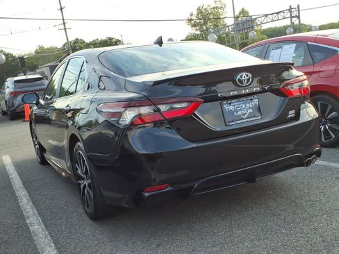 Used 2023 Toyota Camry SE AWD/4WD image 4