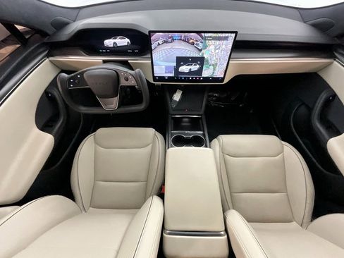 Used 2021 Tesla Model S Plaid image 13