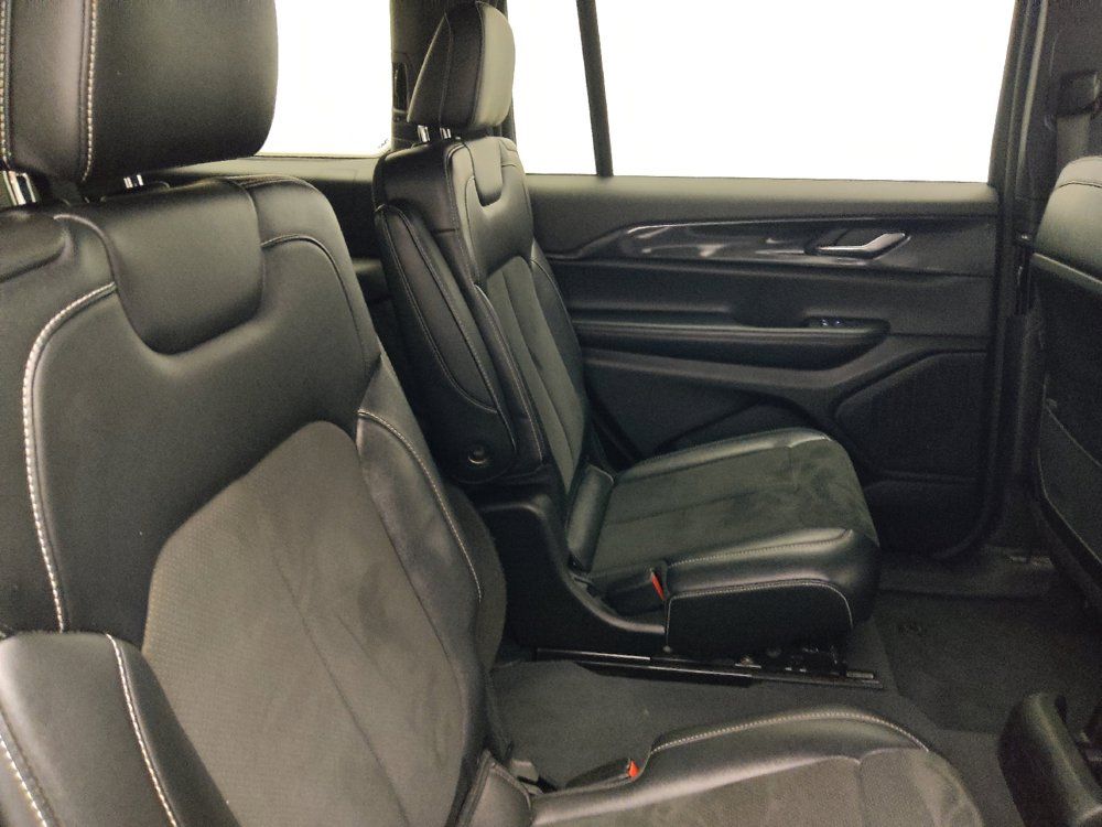 Used 2023 Jeep Grand Cherokee L Laredo RWD image 19