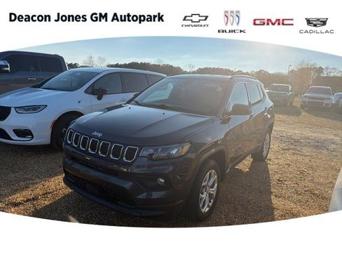 Used 2024 Jeep Compass Latitude image 1