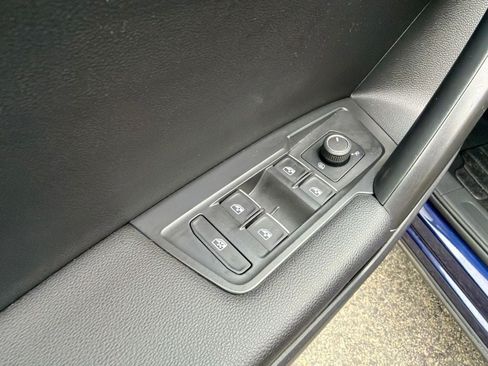 Used 2021 Volkswagen Tiguan SE AWD/4WD image 15