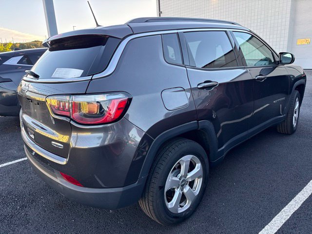 Used 2019 Jeep Compass Latitude w/ Popular Equipment Group AWD/4WD image 3