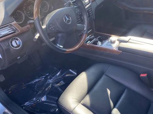 Used 2013 Mercedes-Benz E 350 E 350 4MATIC Sedan 4D image 9