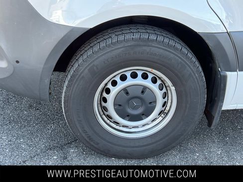 Used 2024 Mercedes-Benz Sprinter 2500 image 9