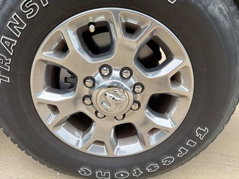 Used 2022 RAM 2500 Laramie AWD/4WD image 2