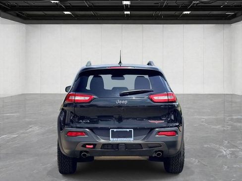 Used 2015 Jeep Cherokee Trailhawk w/ Cold Weather Group AWD/4WD image 6