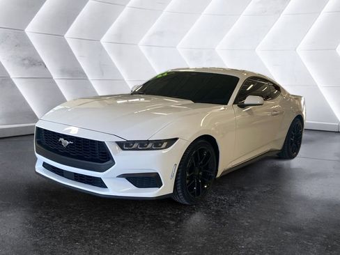 Used 2024 Ford Mustang Coupe image 3