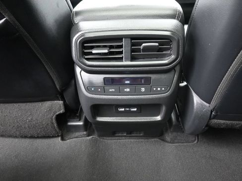 Used 2023 Honda Pilot Touring image 23