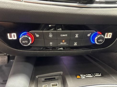 Used 2023 Buick Enclave Essence w/ Experience Buick Package AWD/4WD image 25