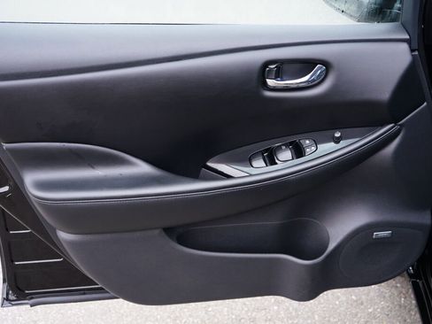 Used 2017 Nissan Leaf SL w/ Premium Package image 16