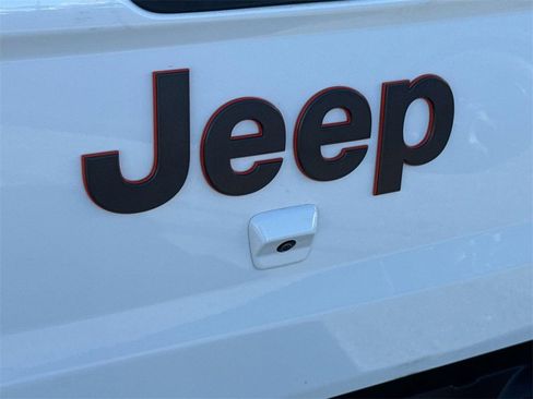 Used 2022 Jeep Gladiator Mojave image 6