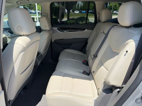 Used 2020 Cadillac XT6 Premium Luxury AWD/4WD image 10