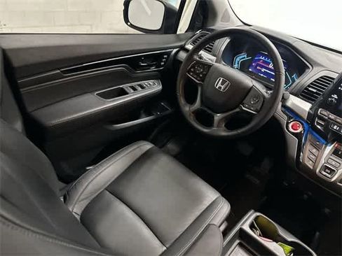 Used 2023 Honda Odyssey Touring image 12