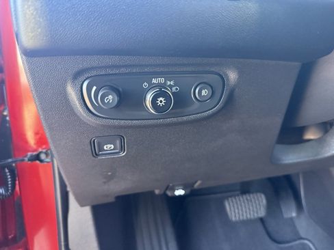 Used 2022 GMC Terrain SLT w/ Infotainment Package II image 27