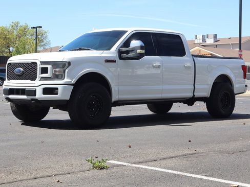 Used 2018 Ford F150 Lariat w/ Equipment Group 502A Luxury AWD/4WD image 11