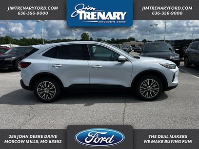 New 2025 Ford Escape SE w/ PHEV Premium Package