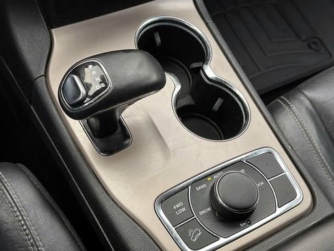 Used 2014 Jeep Grand Cherokee Limited w/ Trailer Tow Group IV image 26