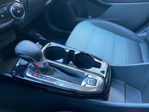 Used 2025 Chevrolet Trax LT image 40