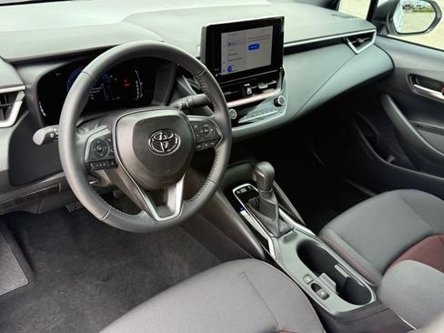 Used 2026 Toyota Corolla SE image 9