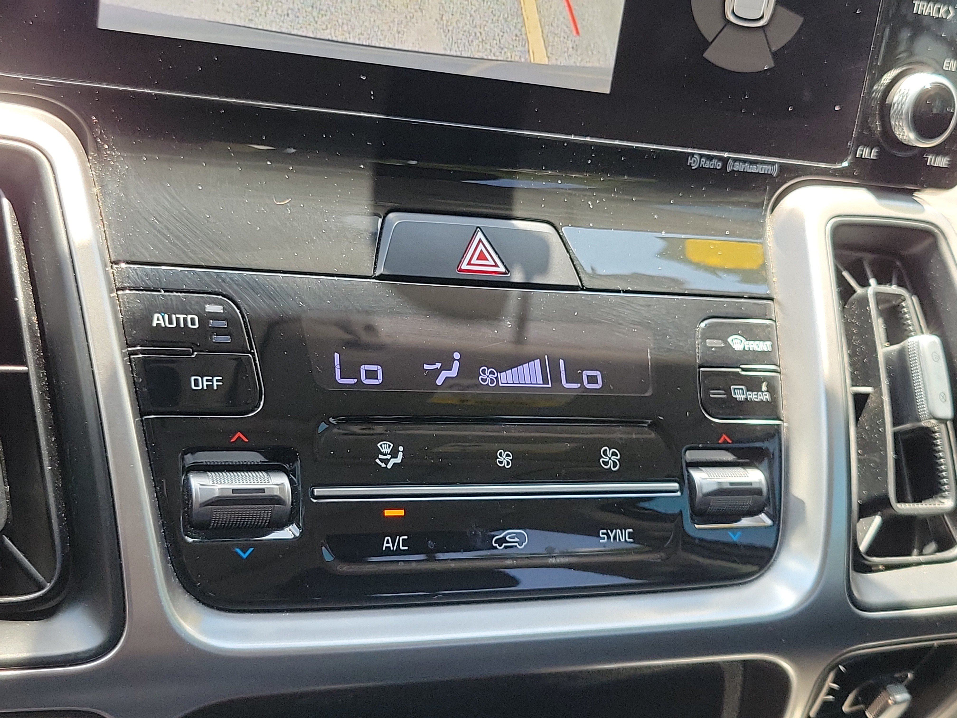Used 2022 Kia Sorento S w/ Panoramic Sunroof Package AWD/4WD image 23