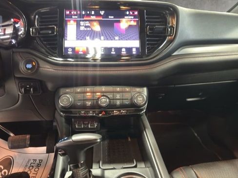 Used 2025 Dodge Durango R/T AWD/4WD image 10