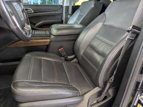 Used 2018 GMC Yukon Denali RWD image 12