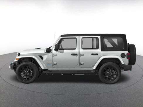 Used 2023 Jeep Wrangler Unlimited Sahara AWD/4WD image 3