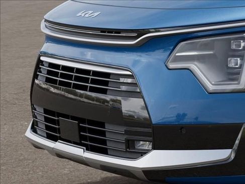 New 2026 Kia Niro SX Touring FWD image 12