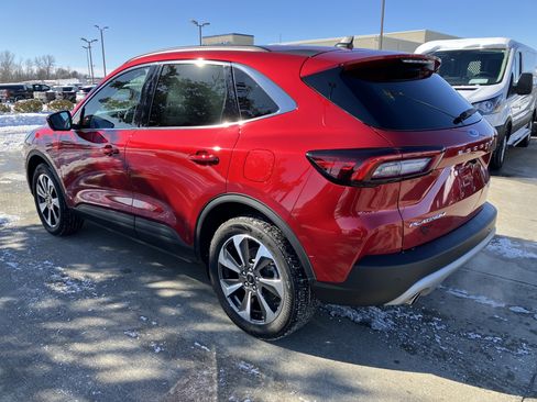 Certified 2024 Ford Escape Platinum image 3