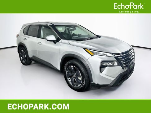 Used 2025 Nissan Rogue SV FWD image 1