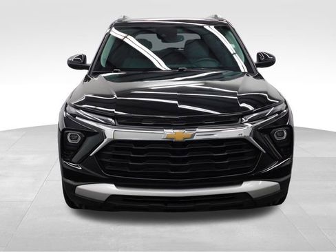 Used 2024 Chevrolet TrailBlazer LT w/ Convenience Package image 3