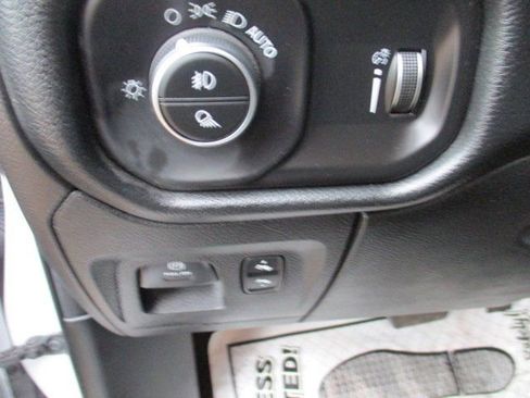 Used 2020 RAM 1500 Big Horn AWD/4WD image 13