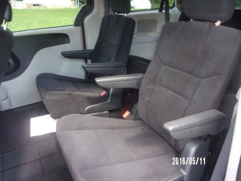 Used 2017 Dodge Grand Caravan SE w/ Power Window Group FWD image 9