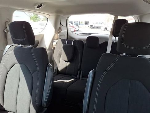 Used 2023 Chrysler Voyager LX FWD image 15