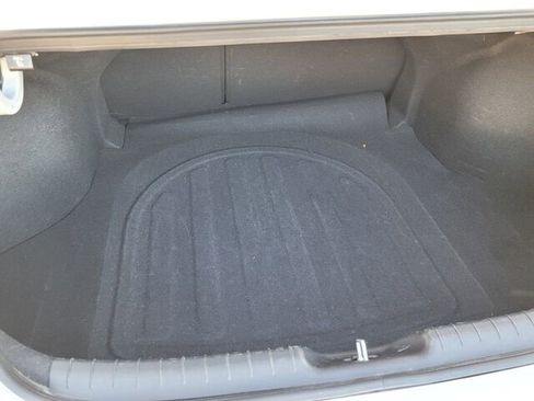 Used 2025 Hyundai Elantra SEL image 11