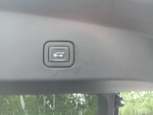 Used 2024 Cadillac Lyriq Tech AWD/4WD image 25