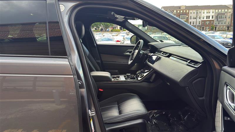 Used 2018 Land Rover Range Rover Velar R-Dynamic SE AWD/4WD image 11