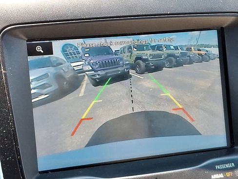 Used 2015 Ford Explorer XLT w/ Equipment Group 202A AWD/4WD image 19