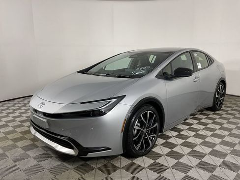 New 2026 Toyota Prius Plug-In Hybrid image 3