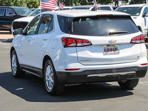 Used 2023 Chevrolet Equinox LT image 2
