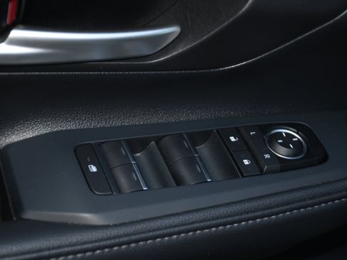 Used 2025 Toyota Grand Highlander AWD image 10