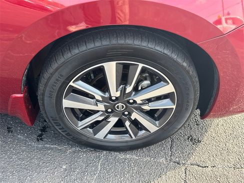 Used 2021 Nissan Versa SV image 13