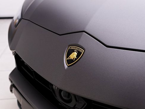 Used 2021 Lamborghini Urus image 17