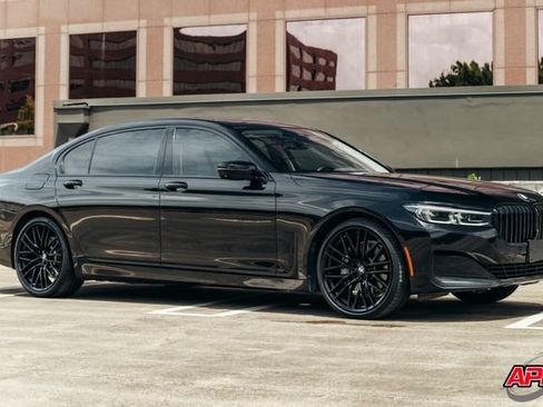 Used 2020 BMW 740i w/ Cold Weather Package RWD image 47