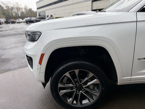 Used 2024 Jeep Grand Cherokee Overland image 9