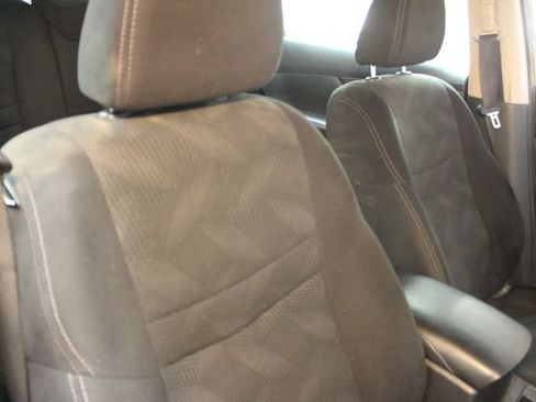 Used 2016 Nissan Rogue S FWD image 11