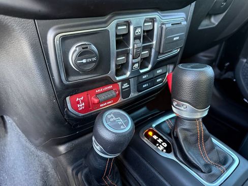 Used 2023 Jeep Gladiator Mojave w/ LED Lighting Group AWD/4WD image 27