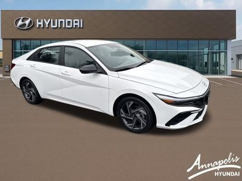 Certified 2025 Hyundai Elantra Sport image 7
