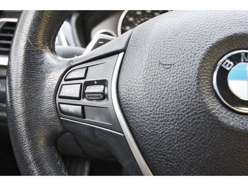 Used 2017 BMW 330i Sedan RWD image 18